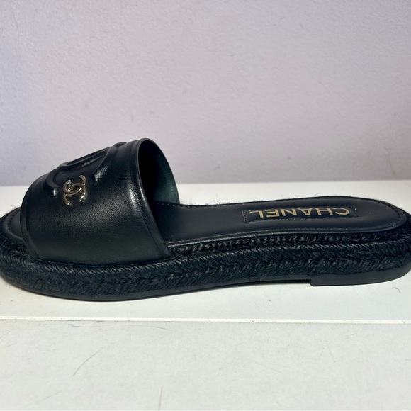 NEW CHANEL 23C CC LOGO MULE SANDALS BLACK LAMBSKIN SZ 38 - Picture 5 of 16